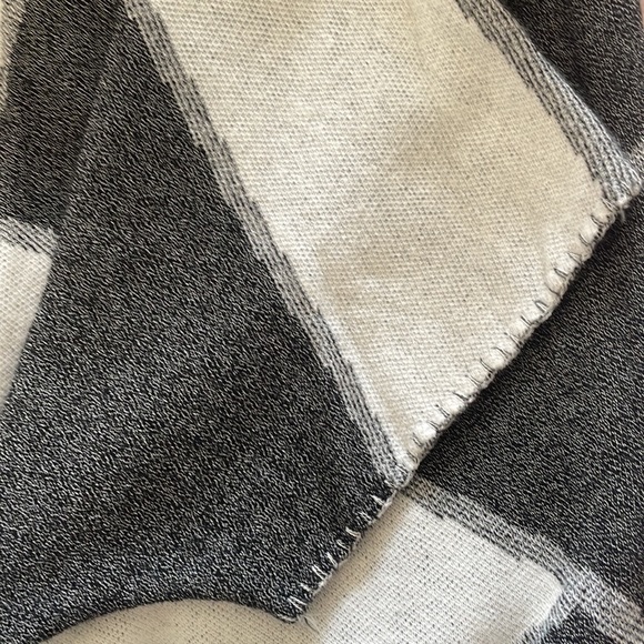 Piece of Cloth Short Sleeve Sweater - Picture 10 of 11